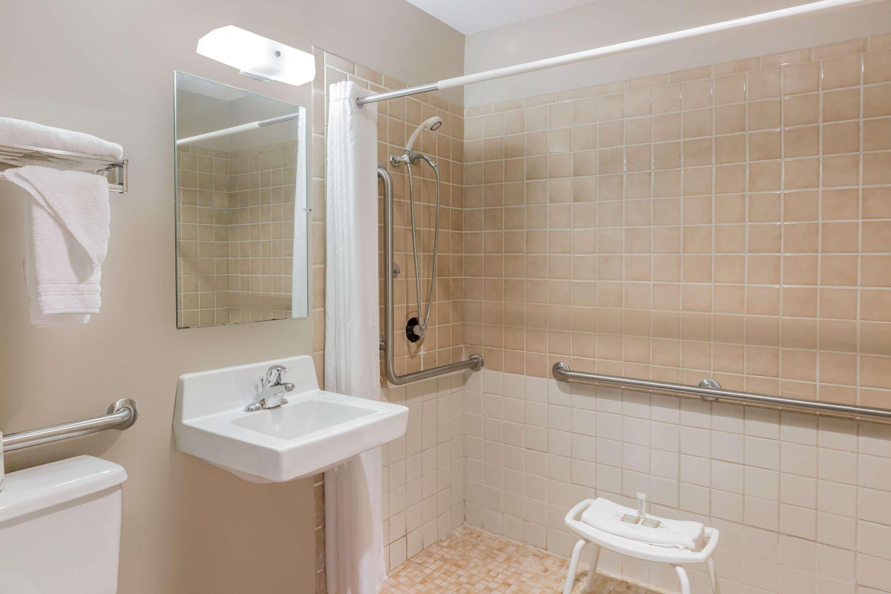 Super 8 By Wyndham Madison Hotel Ngoại thất bức ảnh