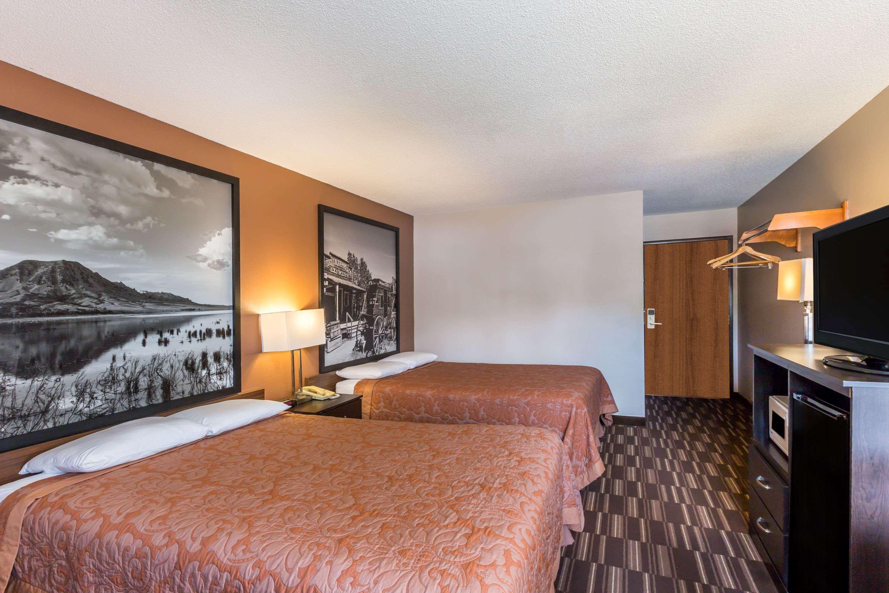 Super 8 By Wyndham Madison Hotel Ngoại thất bức ảnh